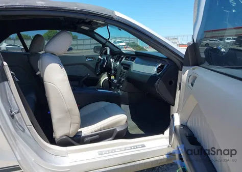 2011 Ford Mustang V6 Premium from USA, damaged, VIN 1ZVBP8EM6B5112240